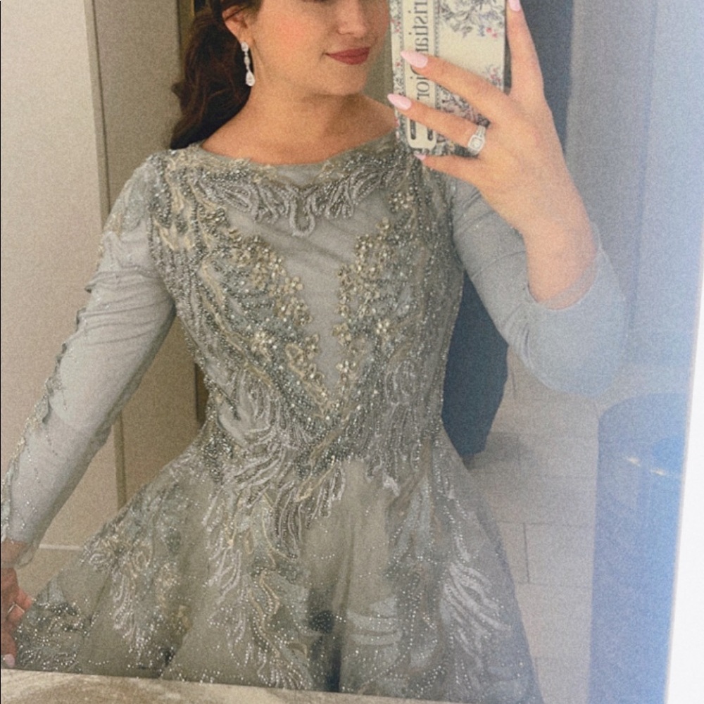 Dress ๐ค - Picture 4 of 4